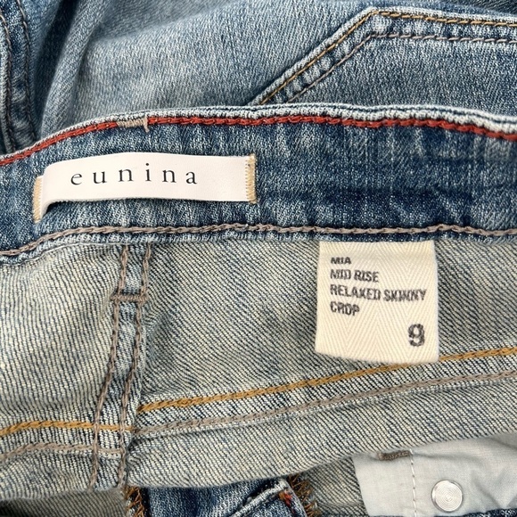 Eunina MIA Mid Rise Relaxed Skinny Distressed Crop Jeans Size 9 Women’s - Picture 2 of 5